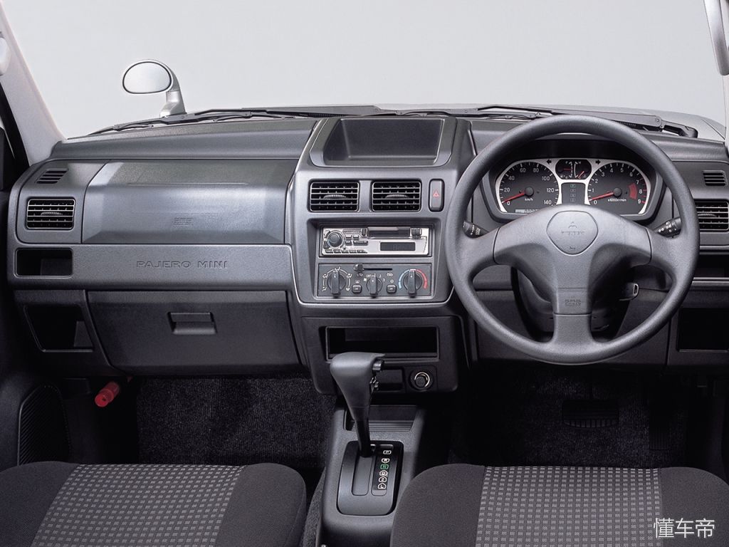 吉姆尼和帕杰罗mini,最新款帕杰罗mini