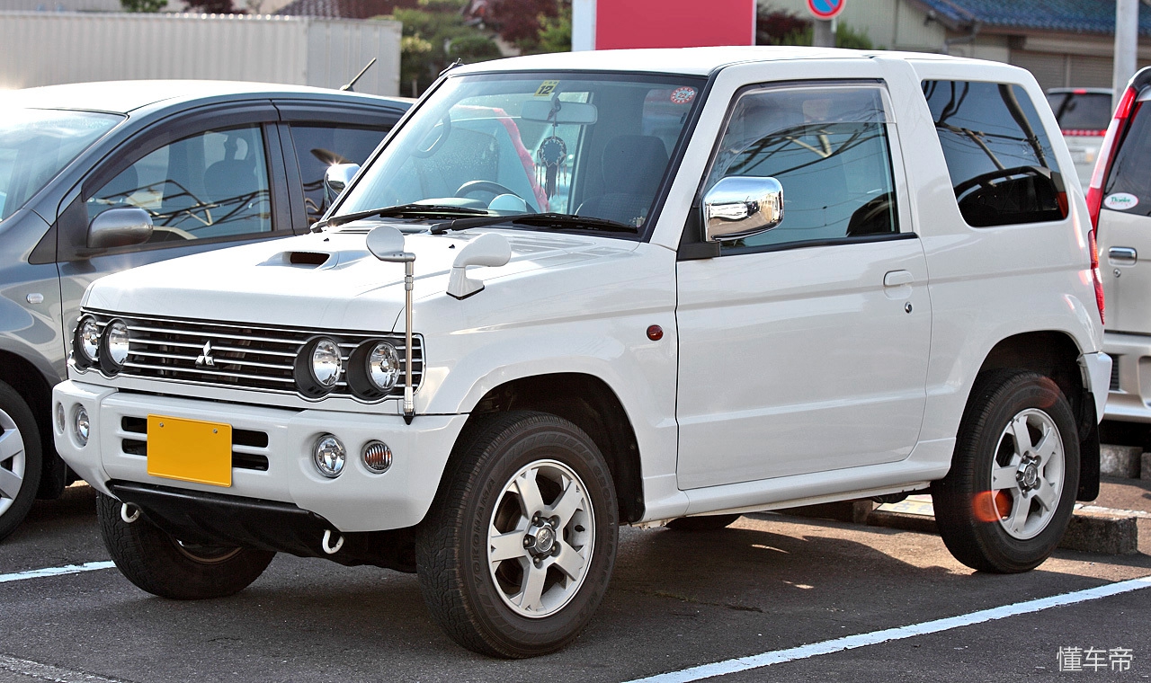 吉姆尼和帕杰罗mini,最新款帕杰罗mini