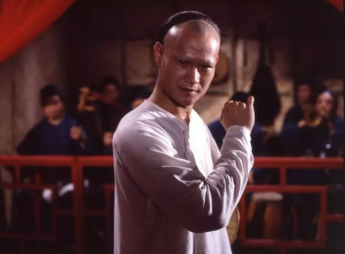 林正英和元彪演的僵尸片,林正英和元彪鬼片电影