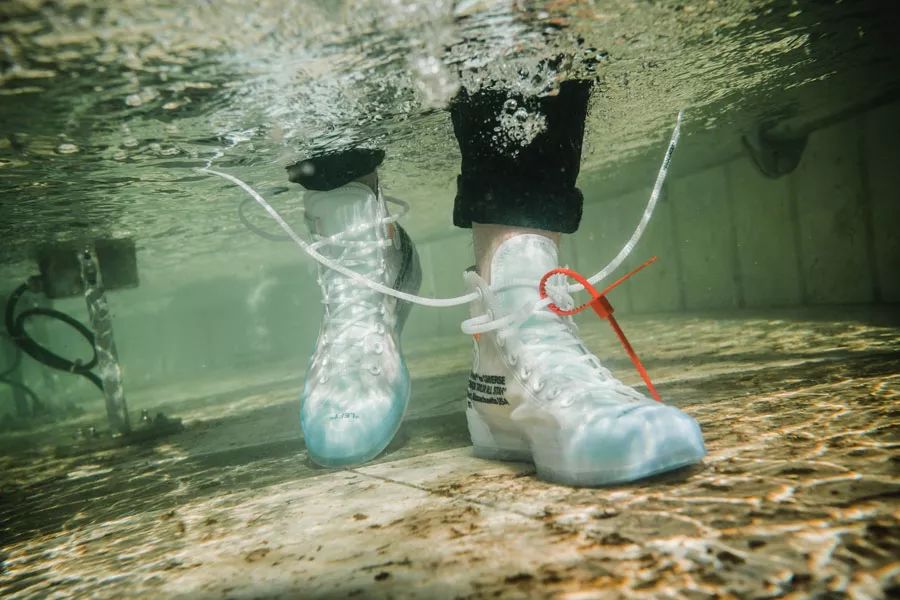 如果有一双白色长筒靴怎么搭,有一双offwhite怎么穿