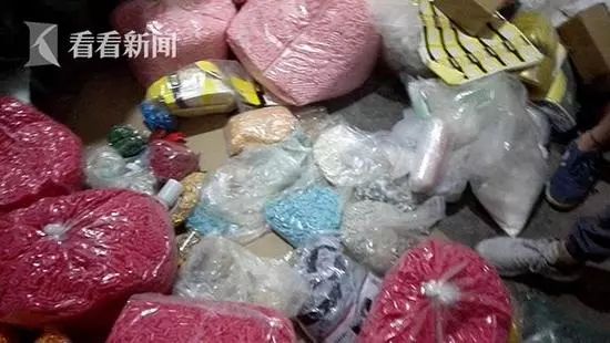 在厕所里生产的*肥药减**，毁了中国女孩的一生