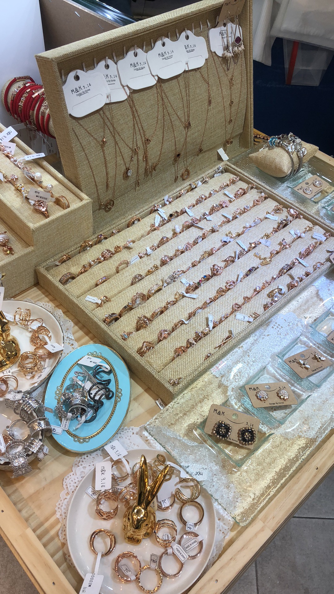 去济州岛买什么化妆品便宜,去济州岛买什么转接头