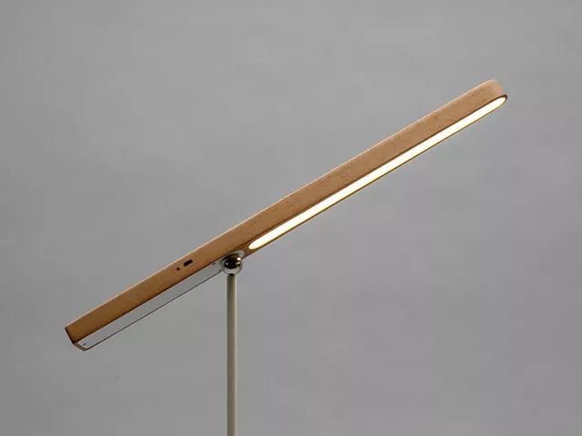 这才是护眼灯该有的样子,又高又大的护眼灯