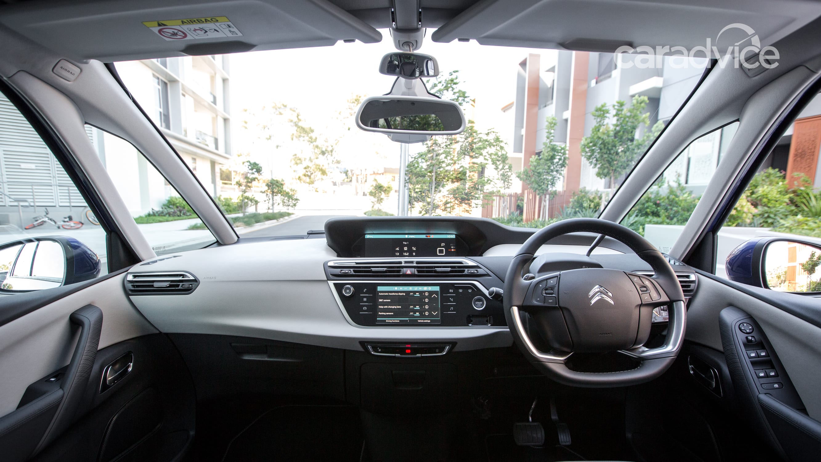 雪铁龙毕加索2023款落地多少钱,雪铁龙c4毕加索七座mpv落地价