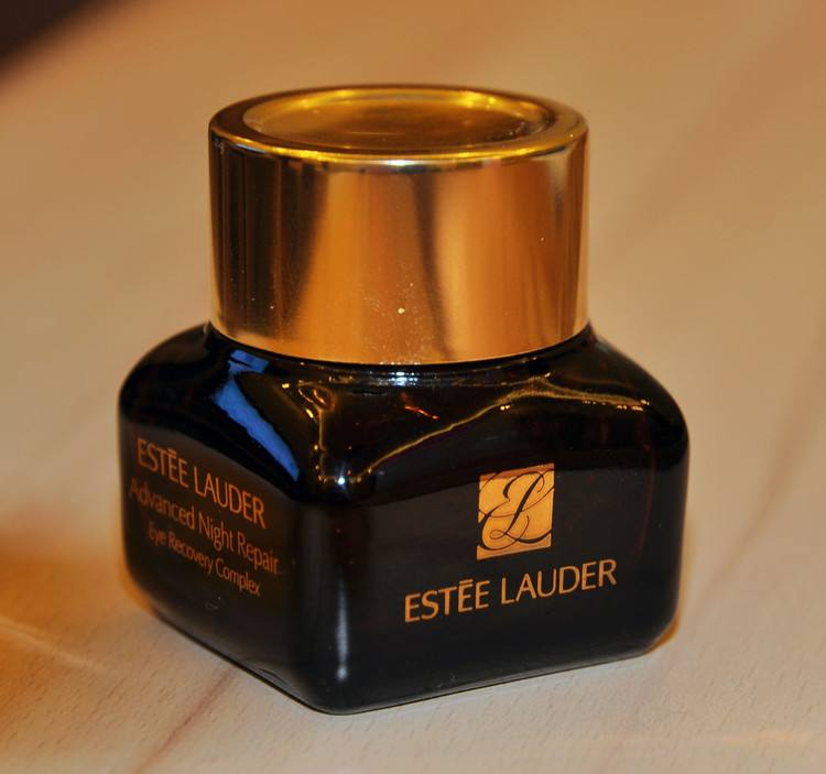 眼霜哪个品牌好用又实惠,眼霜哪个牌子的最好用