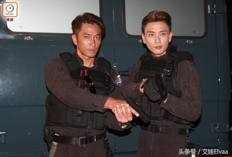 《飞虎之潜行极战》十足女人缘,西装穿搭的吴卓义是O记最帅督察