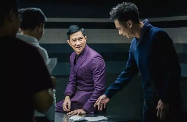 会穿西装的男人,会穿西装男人有多帅