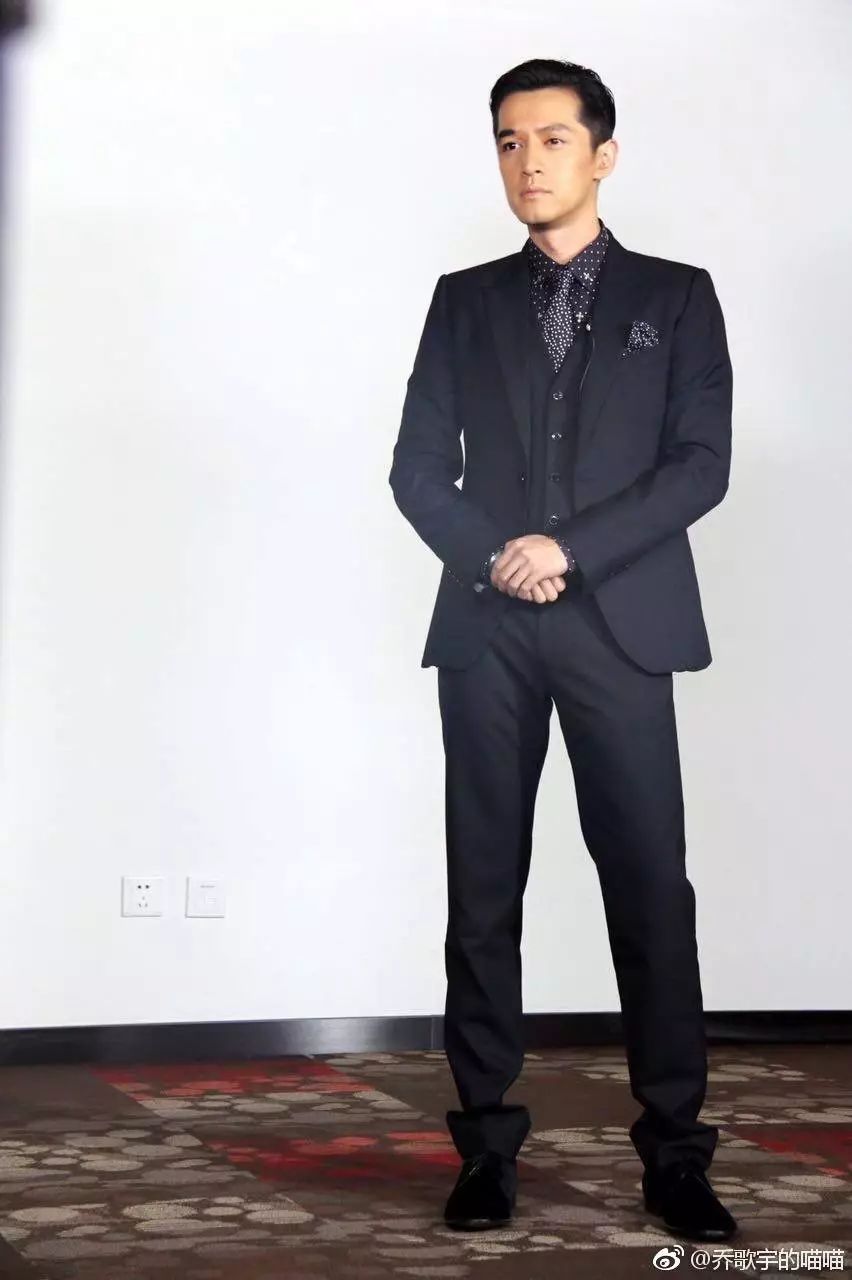 会穿西装的男人,会穿西装男人有多帅