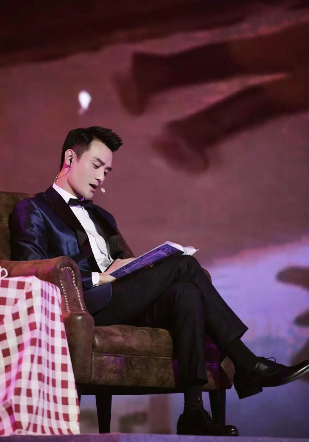 会穿西装的男人,会穿西装男人有多帅