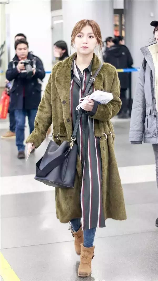 今年流行穿裤子还是裙子呢,今年流行裤子裙子一起穿