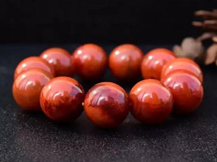 无裂不成崖柏,无裂不南红什么意思