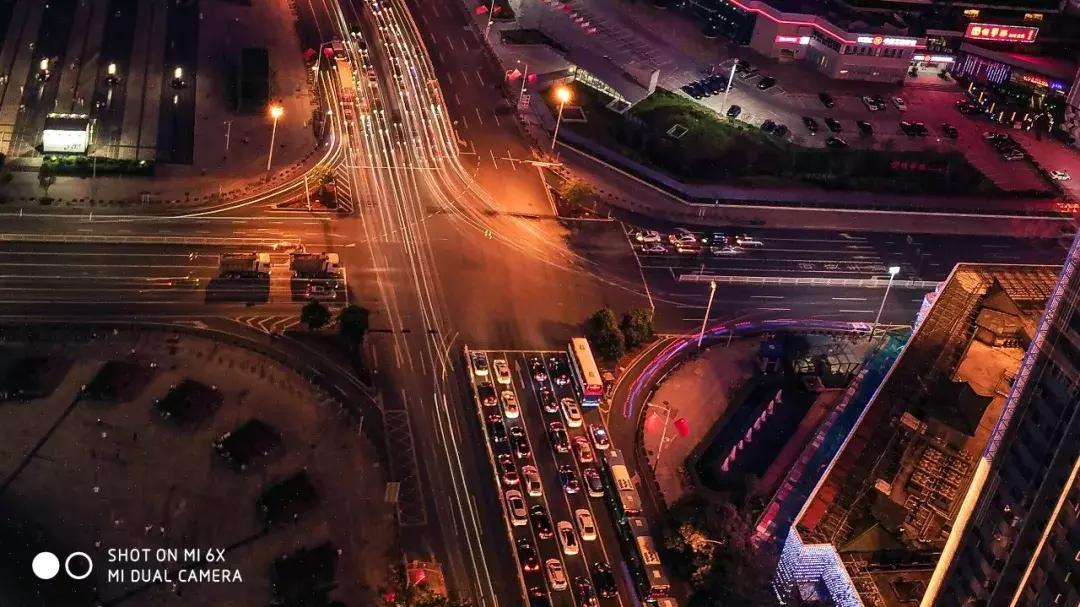 小米6x怎么拍得到清晰的月亮,小米6x为什么手动拍照效果最好