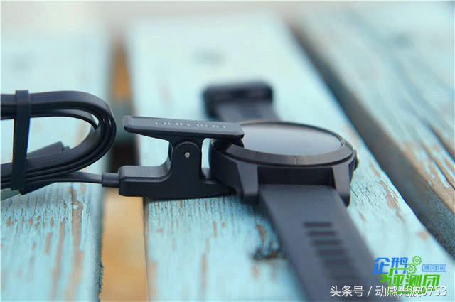 又是0元购！云联惠后1399的斐讯W2智能手表还敢入坑么？深度评测