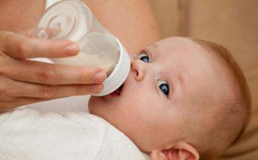 宝宝忽然对奶粉不耐受了怎么办,婴儿对奶粉很抗拒怎么办