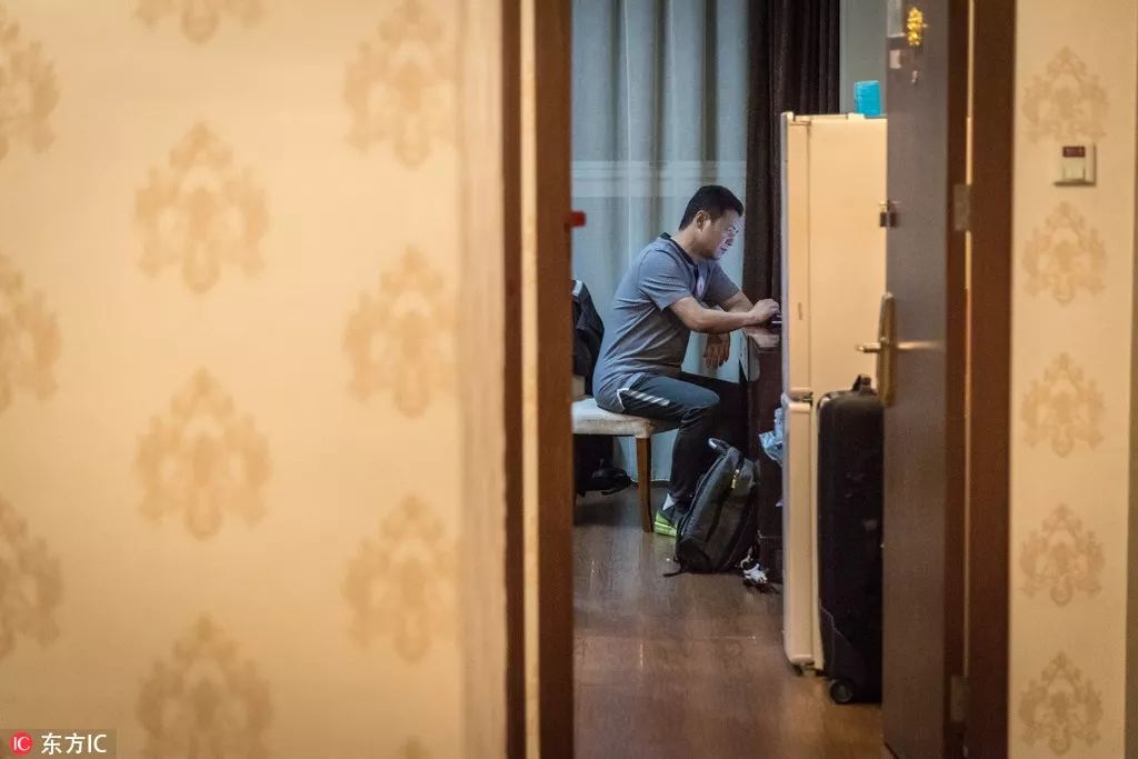 超·广角｜足坛神医严诚——细“针”密缕匠人精神