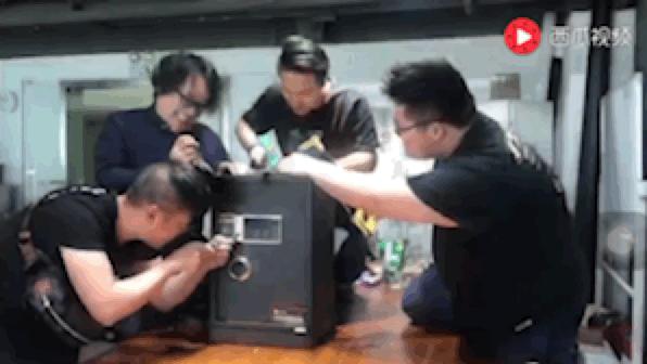 揭秘史上首度「云颁奖」背后的奥秘