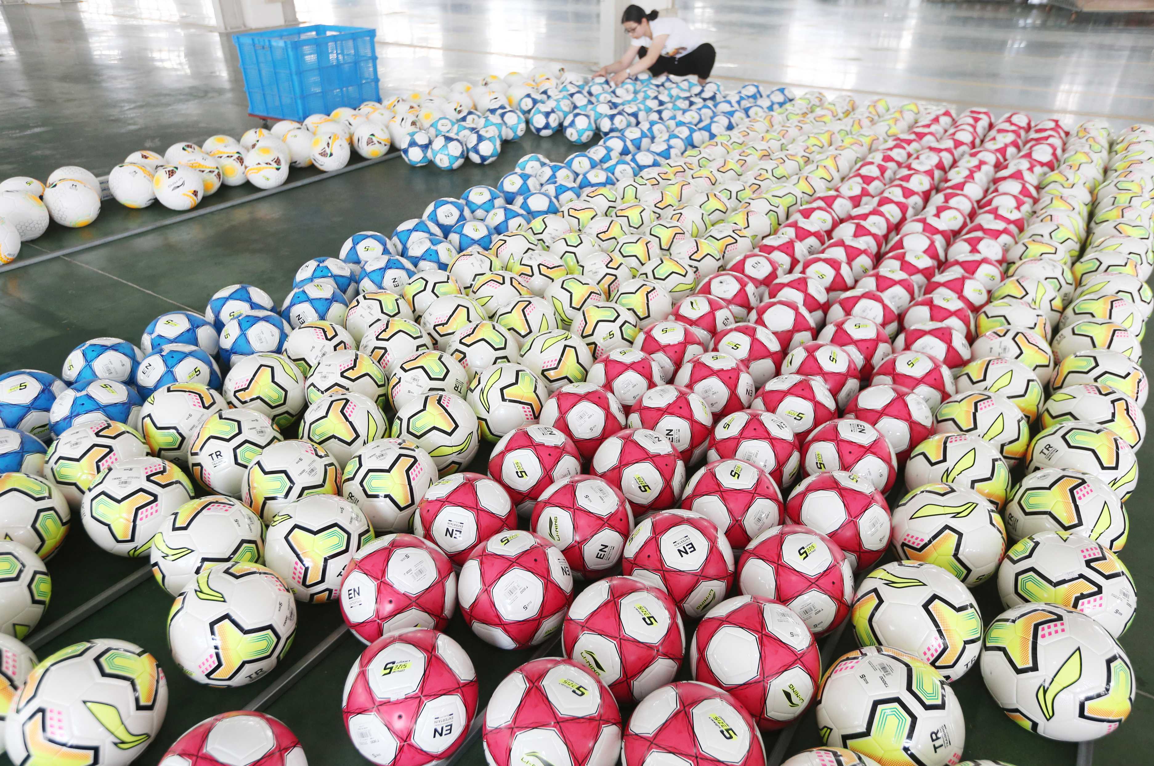 世界杯足球制造工厂,世界杯足球生产基地