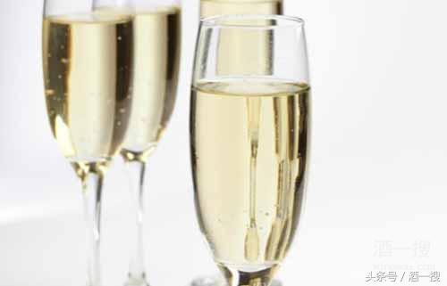 甜型起泡酒和半甜型起泡酒区别,起泡酒喝不完又没有香槟塞