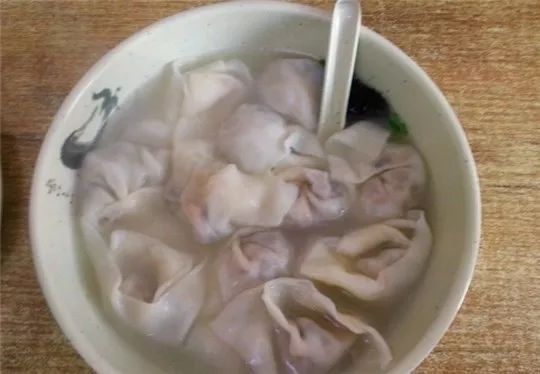 大连正宗虾仁三鲜馅馄饨,皮薄馅厚的馄饨大家都无法拒绝吧