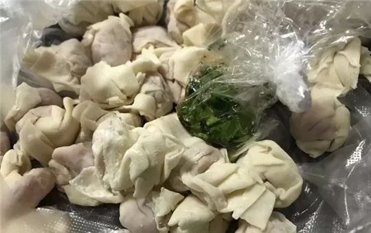 大连正宗虾仁三鲜馅馄饨,皮薄馅厚的馄饨大家都无法拒绝吧