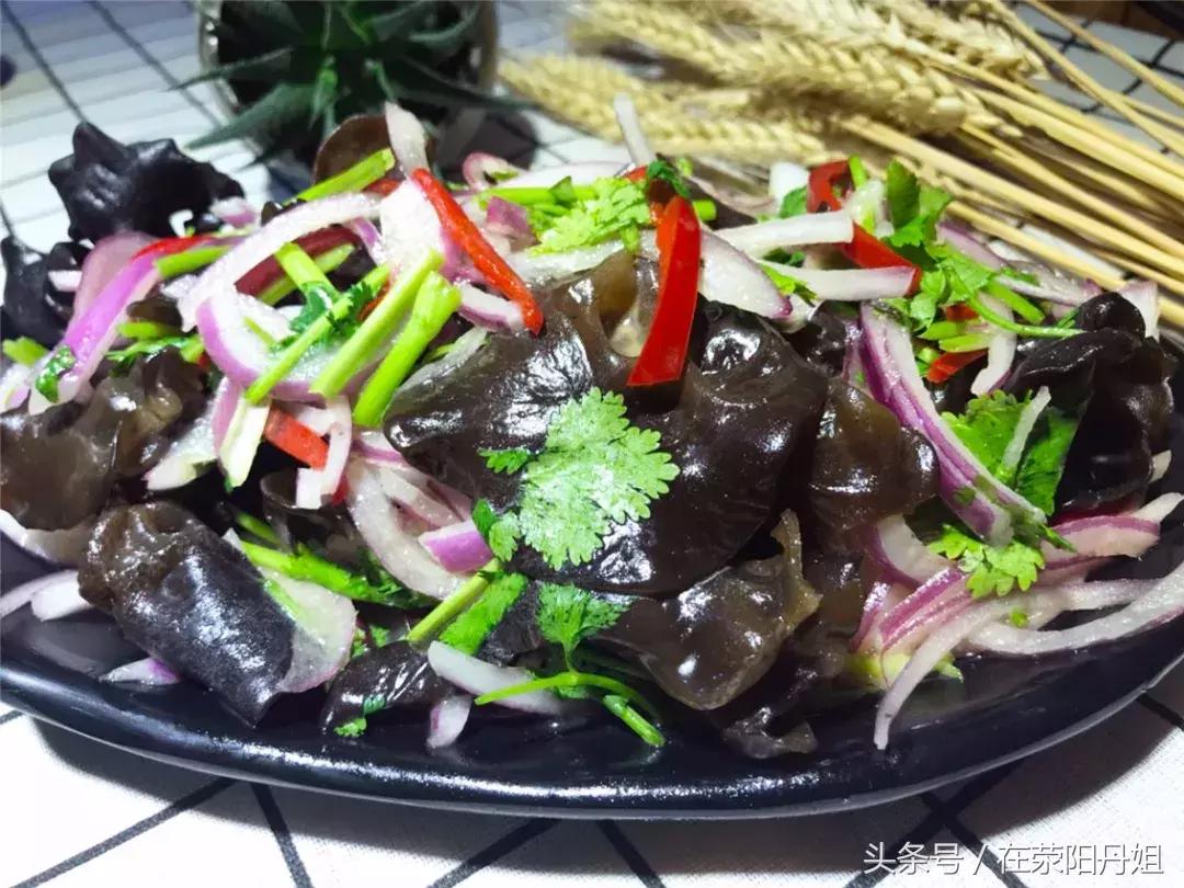 头条｜康泰路这家店，靠一道口味“七十二变”的菜扬名荥阳！