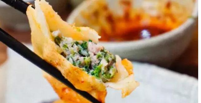 这家馄饨店吃起脆感十足,烧麦小笼包馄饨生煎