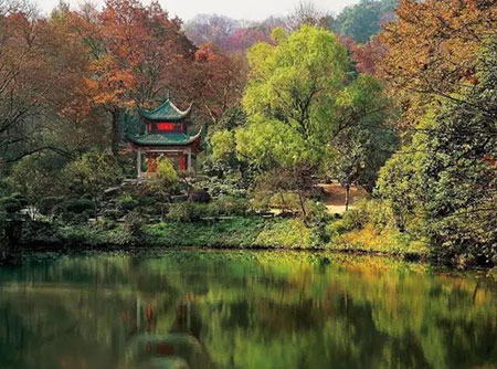 亭台楼阁轩榭廊舫一体的房子,人造亭台楼阁轩榭廊舫靓丽夺目