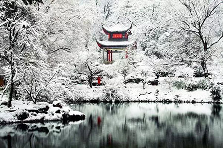 亭台楼阁轩榭廊舫一体的房子,人造亭台楼阁轩榭廊舫靓丽夺目