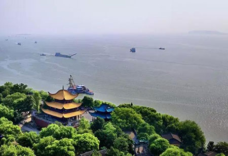 亭台楼阁轩榭廊舫一体的房子,人造亭台楼阁轩榭廊舫靓丽夺目