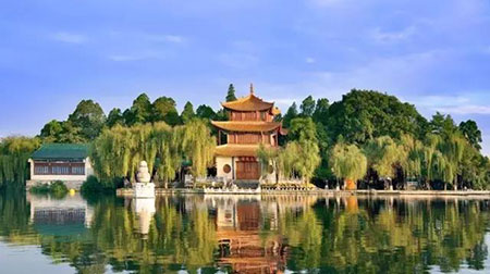 亭台楼阁轩榭廊舫一体的房子,人造亭台楼阁轩榭廊舫靓丽夺目