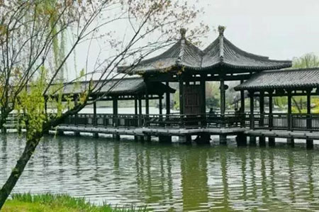 亭台楼阁轩榭廊舫一体的房子,人造亭台楼阁轩榭廊舫靓丽夺目