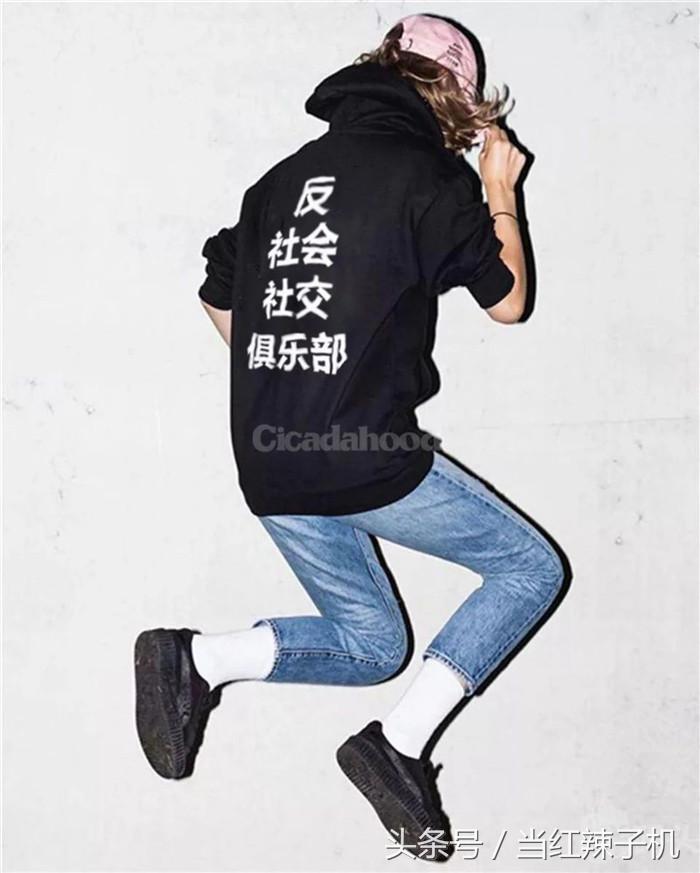 近些年大牌的logo改动,大牌logo借助中国元素