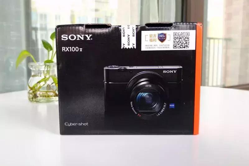 索尼黑卡rx100一代支持几倍变焦,索尼黑卡rx100m7现价2021