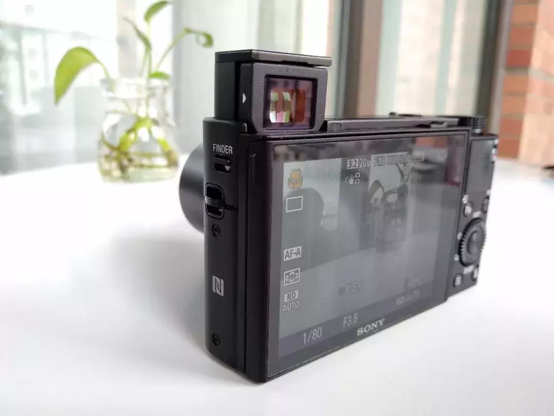 索尼黑卡rx100一代支持几倍变焦,索尼黑卡rx100m7现价2021