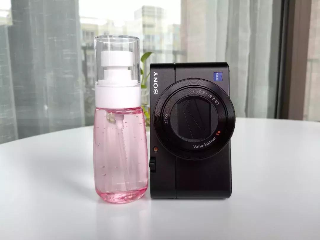 索尼黑卡rx100一代支持几倍变焦,索尼黑卡rx100m7现价2021