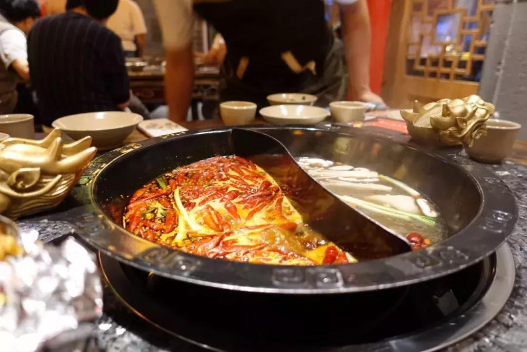 索尼黑卡rx100一代支持几倍变焦,索尼黑卡rx100m7现价2021