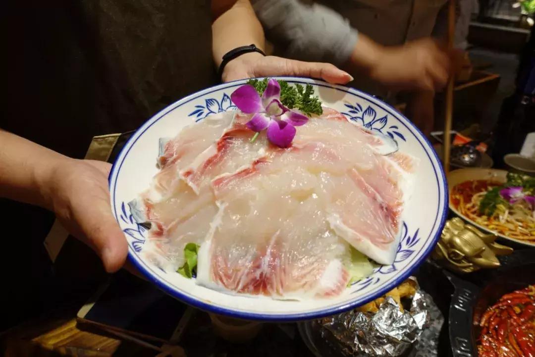 索尼黑卡rx100一代支持几倍变焦,索尼黑卡rx100m7现价2021