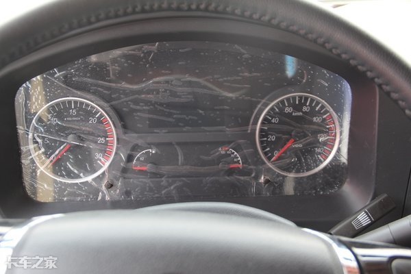 13升430马力LNG发动机，这台天然气重卡的驾驶室也能拉窗帘