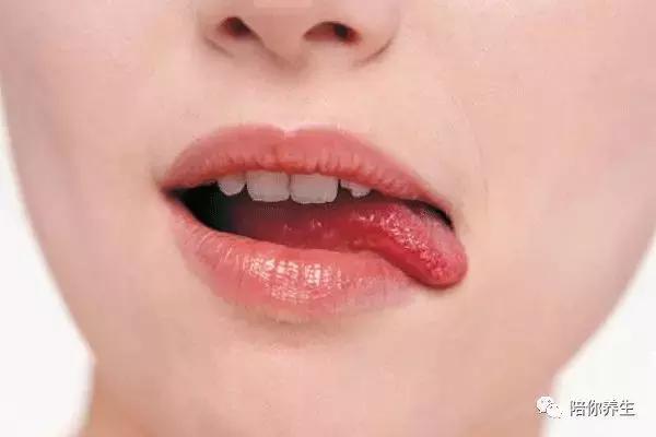 最近吃东西老是咬到舌头怎么回事,吃东西总咬到舌头什么原因