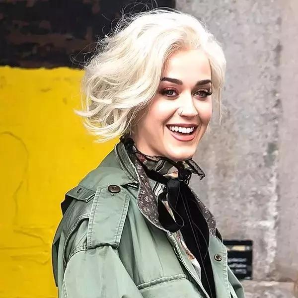 怎么才可以把眼影画的那么好看呢,今年流行的眼影这样画美丽不挑人