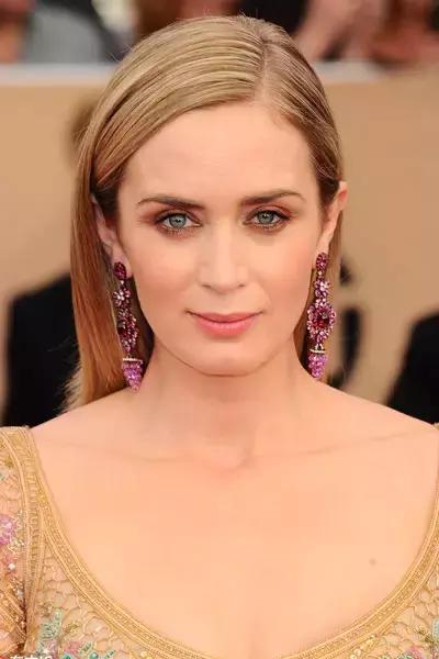 怎么才可以把眼影画的那么好看呢,今年流行的眼影这样画美丽不挑人