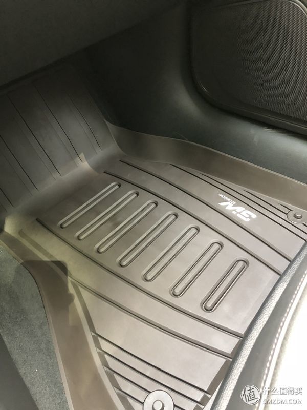 如何选择适合汽车脚垫的最新材料,选哪种颜色汽车脚垫好看