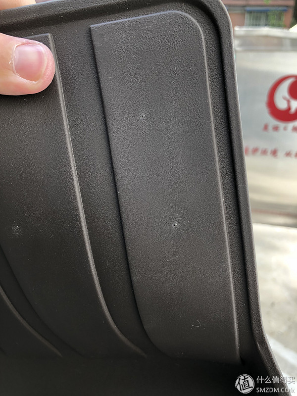 如何选择适合汽车脚垫的最新材料,选哪种颜色汽车脚垫好看