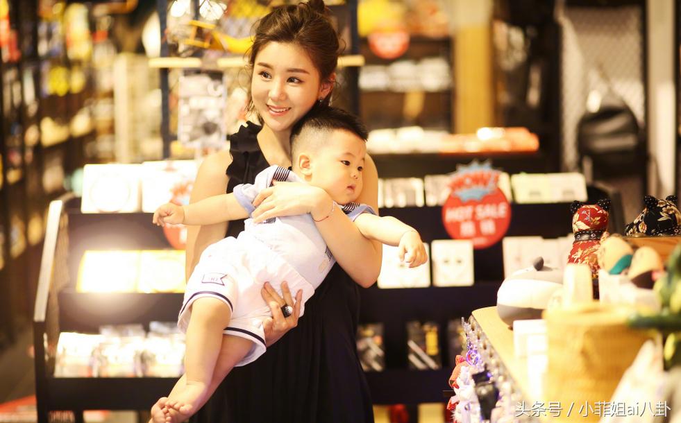 王雷李小萌恩爱夫妻日常生活,李小萌王雷夫妻视频片段