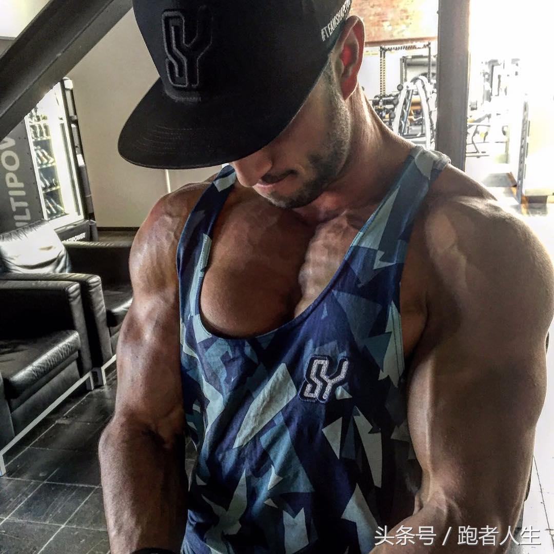 想让胸肌变好看怎么做,怎么用力凸显胸肌