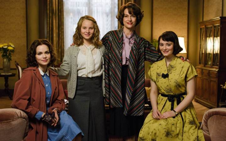 退学、强奸、自杀、恋爱、未婚生子……她遭遇了种种不幸