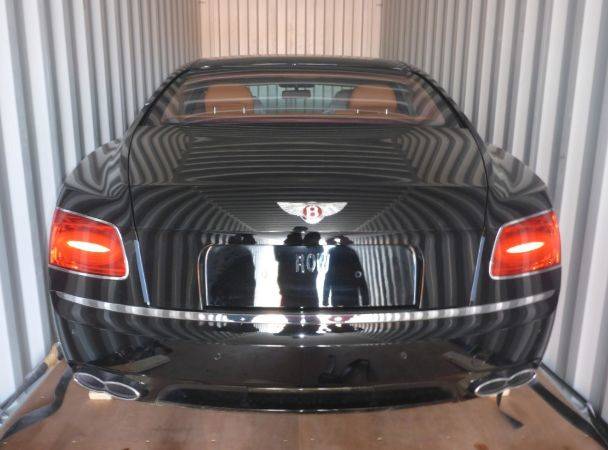 荷兰居然有辆车，每周往返中国至少3次？说走就走不是梦了？