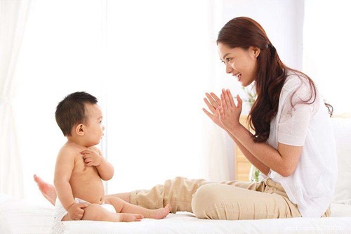 鸡宝宝老是摇头是什么情况,宝宝鸡的头偏在一边是什么原因