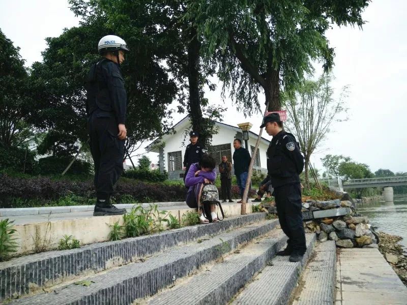 骑警高清图,骑警实拍