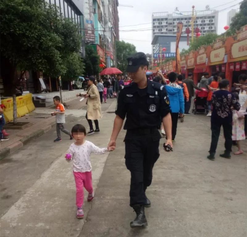 骑警高清图,骑警实拍